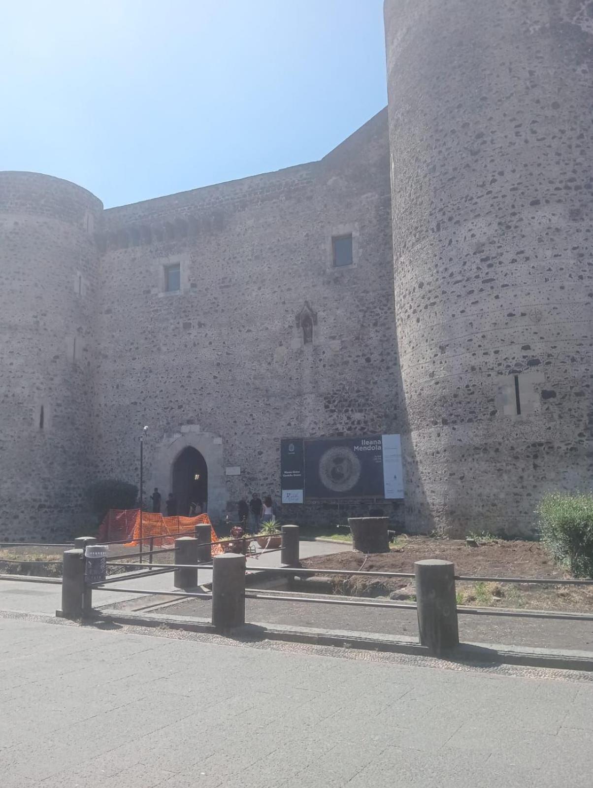 カターニアIl Castello Di Pattyアパートメント エクステリア 写真